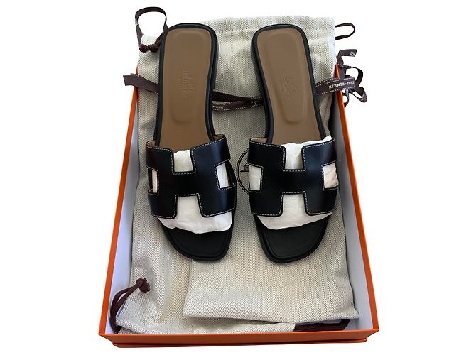 Hermès Oran Black