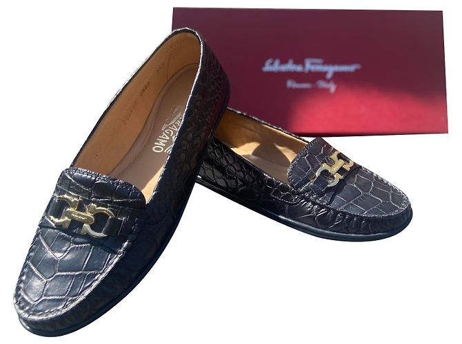 Salvatore Ferragamo Richie P Slipper aus Python Leder Schwarz Gold hardware
