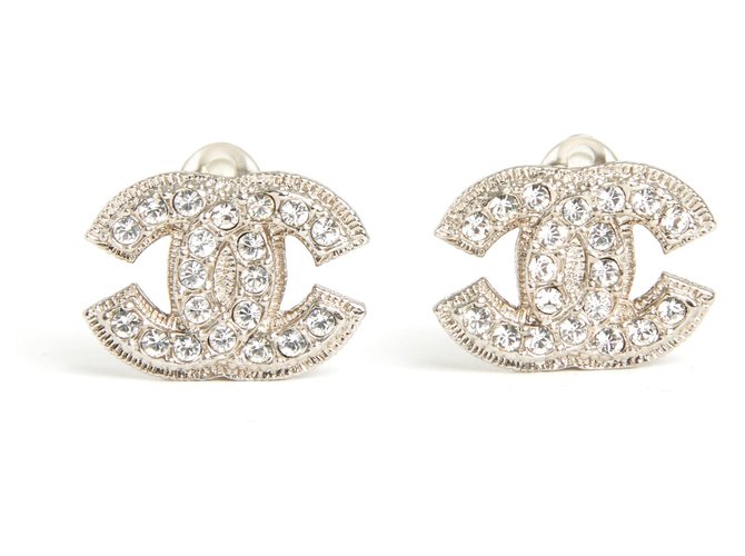 Chanel SILVER CC CLIPS M BORDERED Silvery Metal  ref.281020