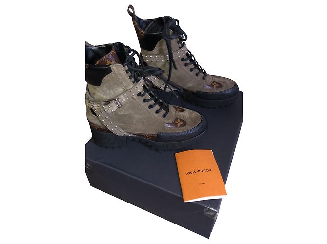 Louis Vuitton Laureate Ankle Boots Khaki Suede