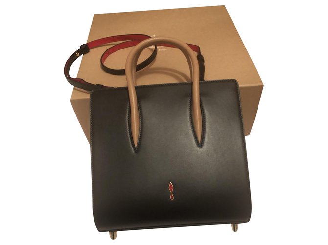 Christian Louboutin Paloma pequena Preto Couro  ref.281121