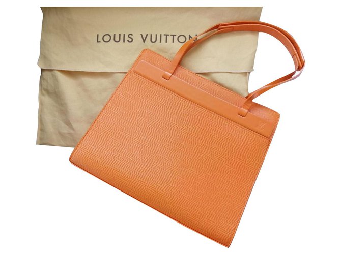 Bolso Louis Vuitton Orange Epi Leather Croisette PM Naranja Cuero  ref.281193