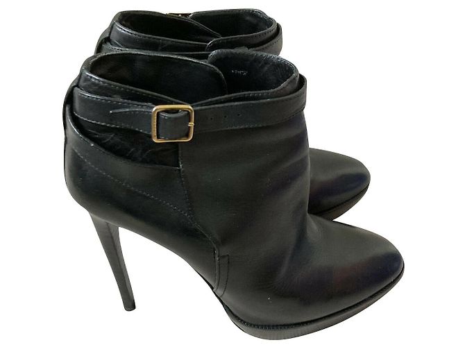 Burberry Prorsum Botines Burberry con hebilla Negro