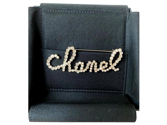 Pin on Chanel Wallets