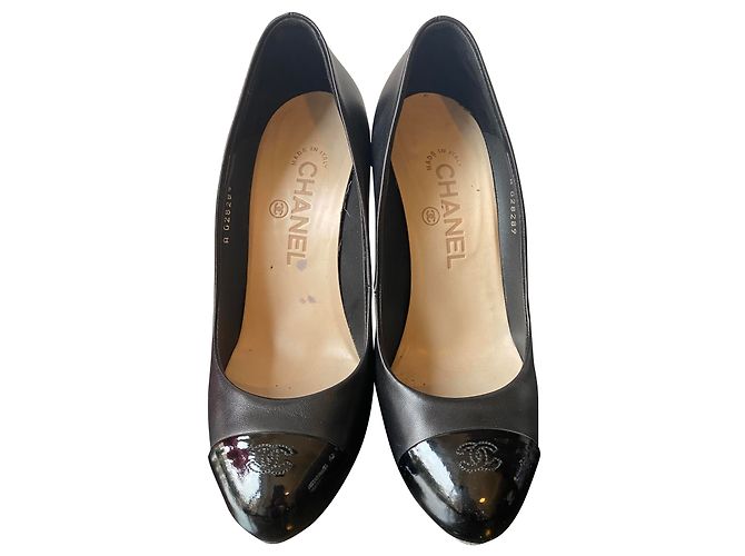 Zapatos de tacón Chanel de piel negra 36.5 Negro