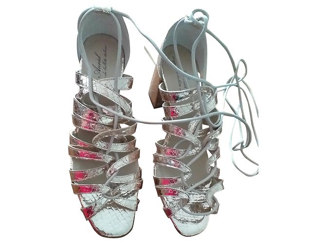 Anniel grego Dourado