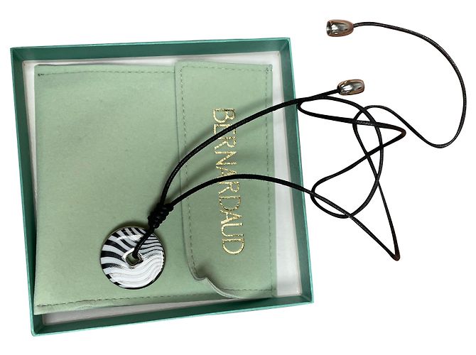 Autre Marque Pendente Collana in Porcellana Nero e Bianco
