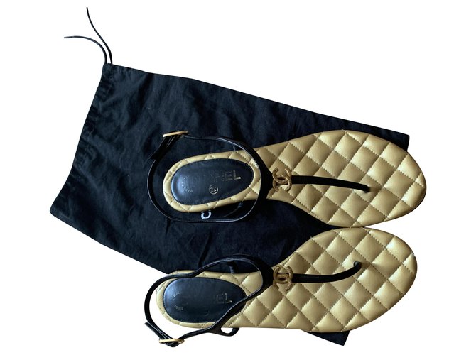 Chanel Sandálias Preto Pele de cordeiro  ref.282792