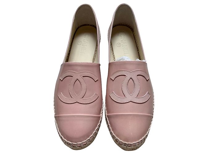 Espadrilles Chanel en cuir vernis rose