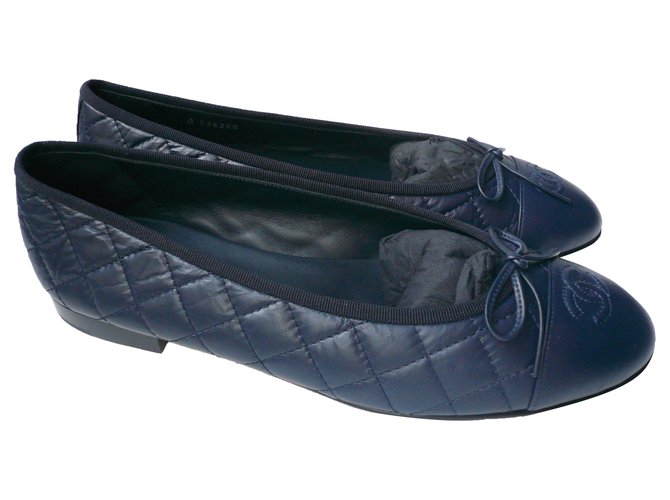 CHANEL New navy quilted leather ballerinas T41,5 It Navy blue  ref.283653