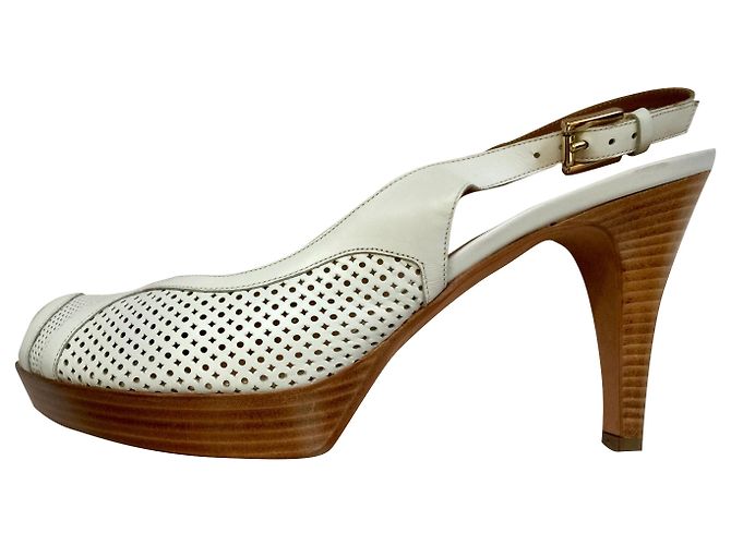 Fratelli Rosseti Slingbacks de couro perfurado Branco