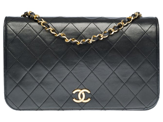Splendide Sac Chanel classique Full Flap en cuir matelassé noir, garniture en métal doré  ref.284332
