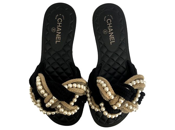 Chanel Flache Sandalen Mehrfarben