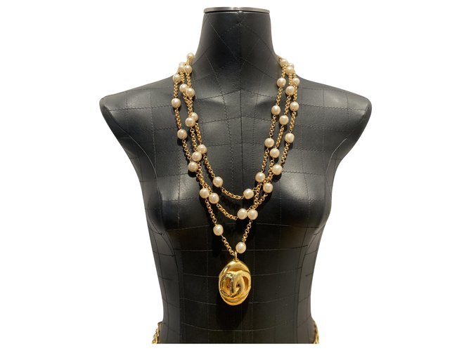 Chanel Long necklaces Beige Golden Metal Pearl  ref.283955