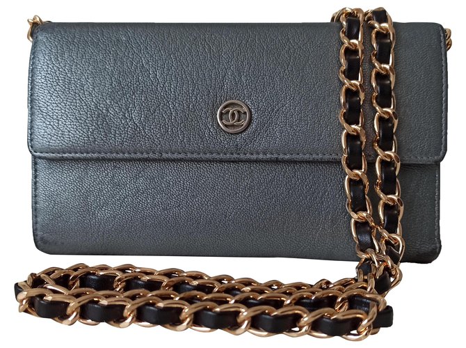 Chanel Purses, wallets, cases Leather  ref.284466