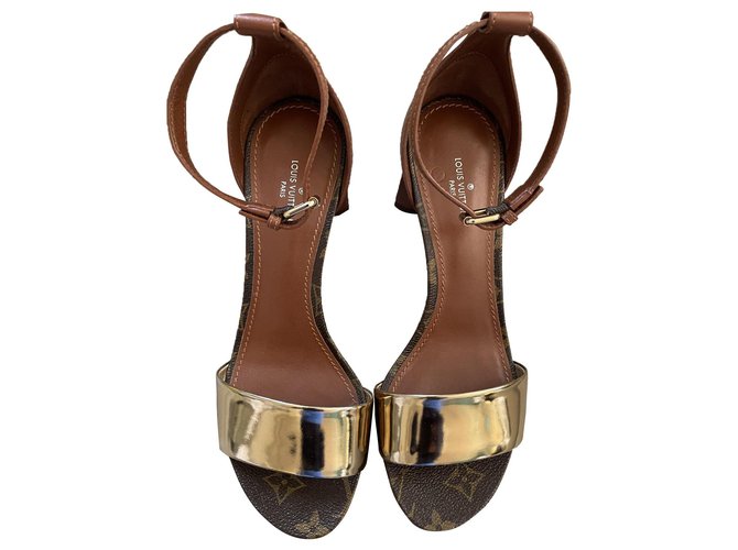 Louis Vuitton sandali Caramello Pelle  ref.285019