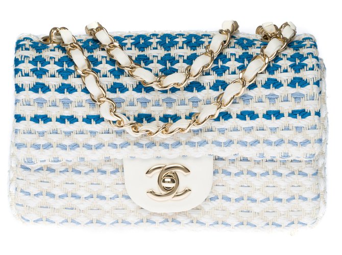 Classique Sublime sac bandoulière Série limitée Chanel Mini Timeless en Tweed Blanc et Bleu, garniture en métal argenté Cuir  ref.285070