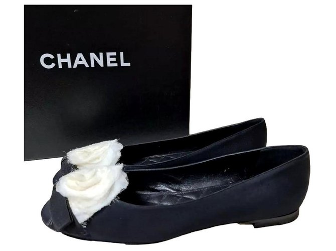 Taille des ballerines Chanel Textile Camélia 40 Toile Noir  ref.285441
