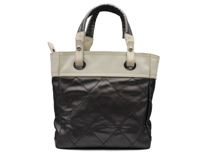 Chanel Handbags Silvery Cloth  ref.285473