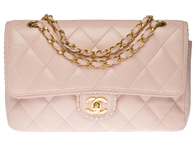 Splendida e rara borsa Chanel Timeless / Classique in pelle trapuntata rosa, treccia in pelle traforata sui bordi della patta, garniture en métal doré Bianco  ref.285645