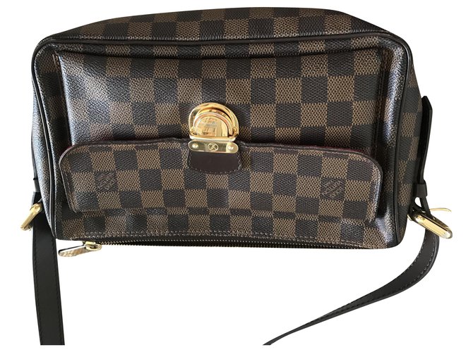 Louis Vuitton Handtaschen Schwarz Leder  ref.285846