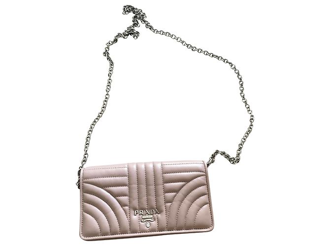 Bolsa de mão Prada em couro bege