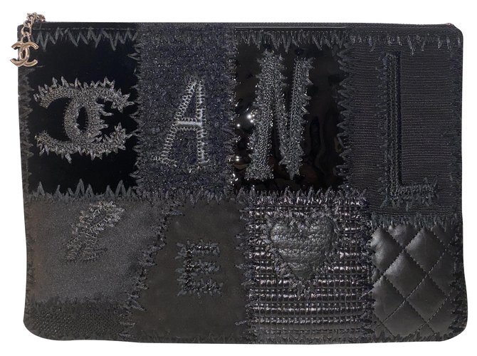 Chanel Handbags Black  ref.285990