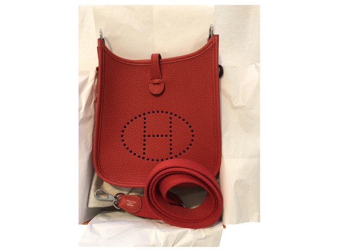 Hermès Handbags Red Leather  ref.285996