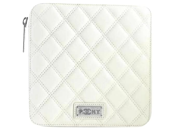 Chanel (Ultra rare) Quilted PNY Zip Case Cream Leather  ref.286759