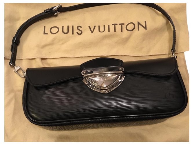 Louis Vuitton Montaigne Preto Couro  ref.286858