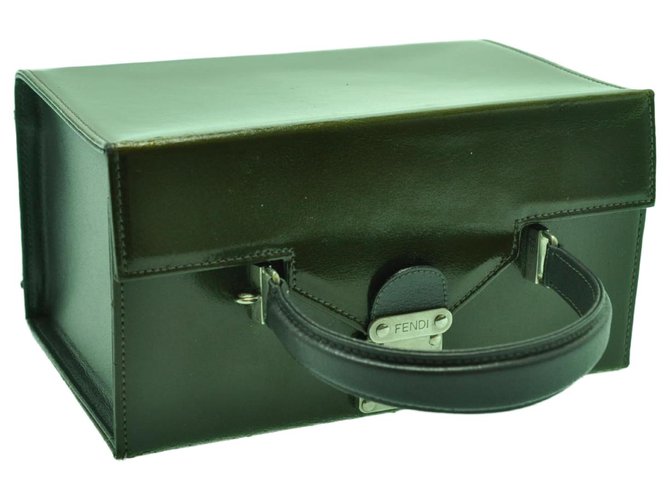 fendi bolsa authentication