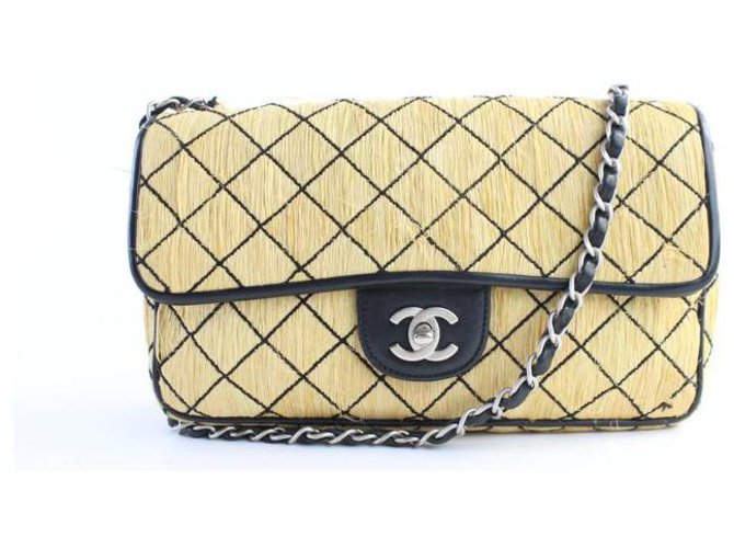 Aba Clássica Chanel Acolchoada De Palha Bege  ref.288554