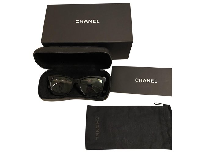 Chanel Gafas de sol Negro Plástico  ref.289411