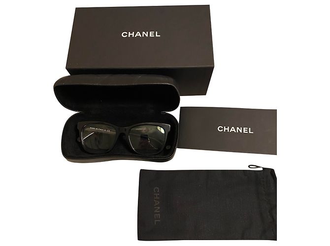 Occhiali da sole Chanel quadrati neri Nero