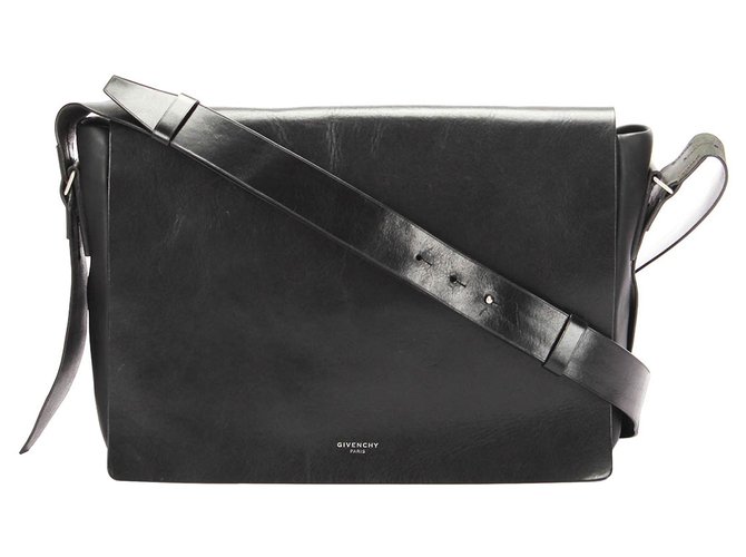Givenchy Black Leather Crossbody Bag Pony-style calfskin  ref.289472
