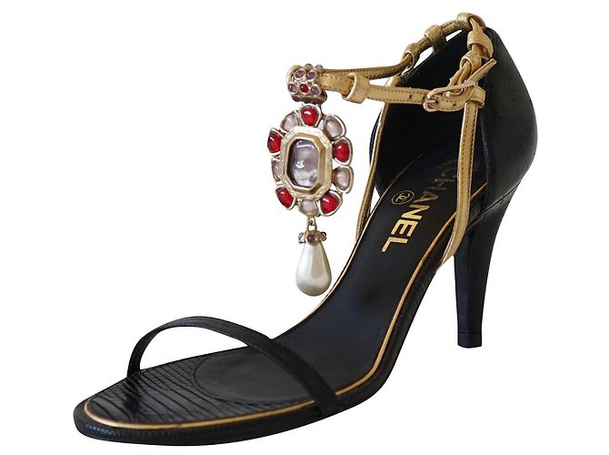 Chanel sandali Nero D'oro Pelle