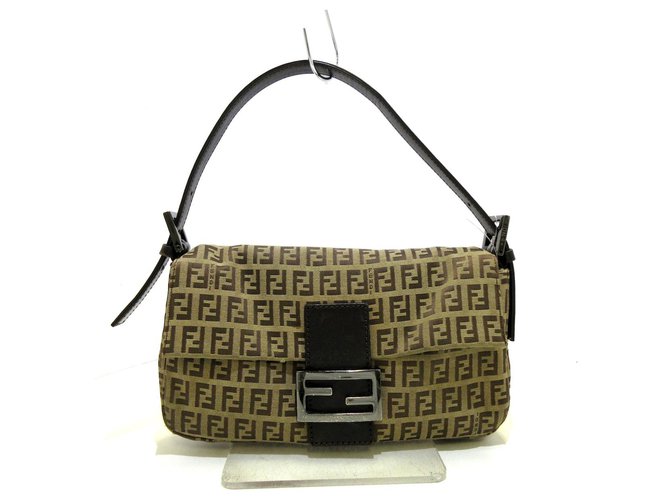 Fendi baguette Beige Leather  ref.290838