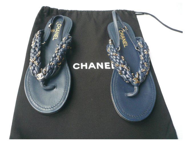 CHANEL very good condition T navy leather thong sandals40 It Navy blue  ref.290944