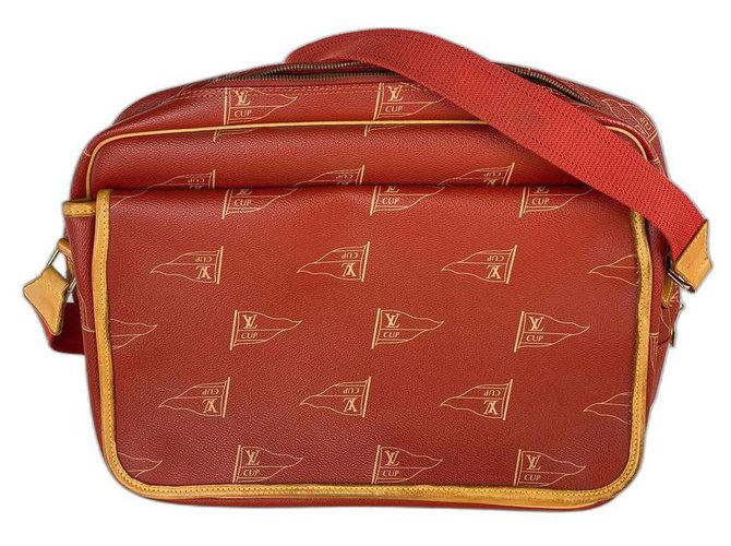 Louis Vuitton Red LV Cup Bosphore Calvi Limited Messenger Couro  ref.291227