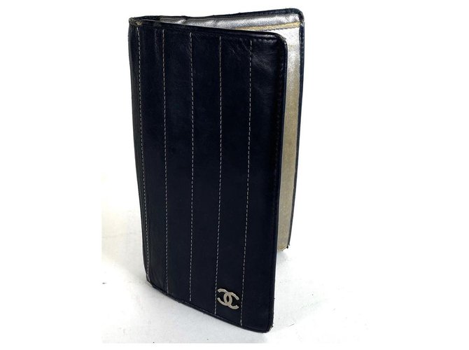 Chanel Nadelstreifen Schwarzes Leder Long Flap Wallet  ref.291255