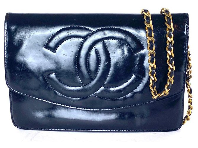 Chanel Carteira preta patenteada em bolsa com aba de corrente Couro Ouro branco Cadeia  ref.291293