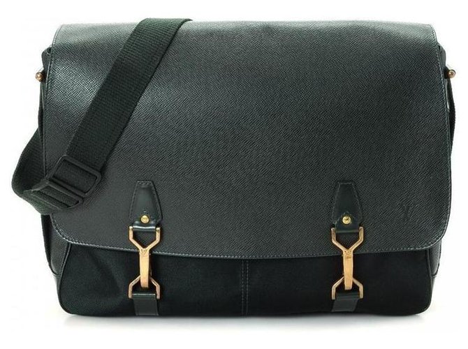 Louis Vuitton Black/Green Taiga Dersou Messenger Bag Louis Vuitton