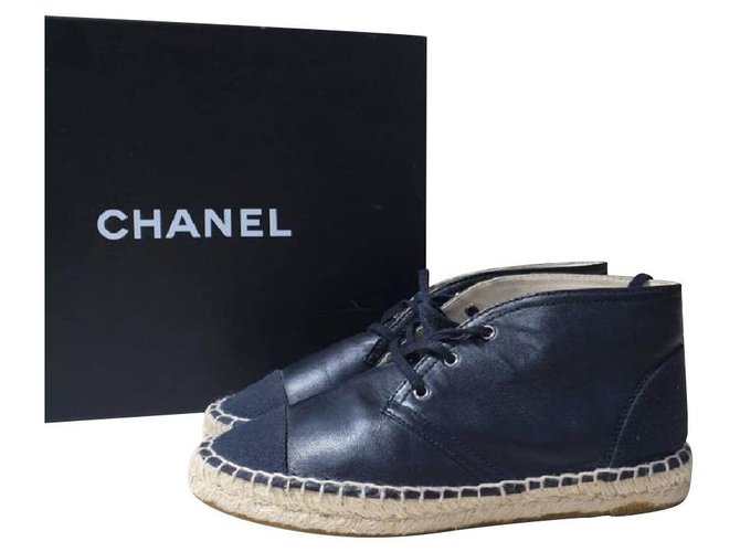 Alpargatas Chanel Black Leather CC Logo Talla 37 Azul Cuero  ref.292289
