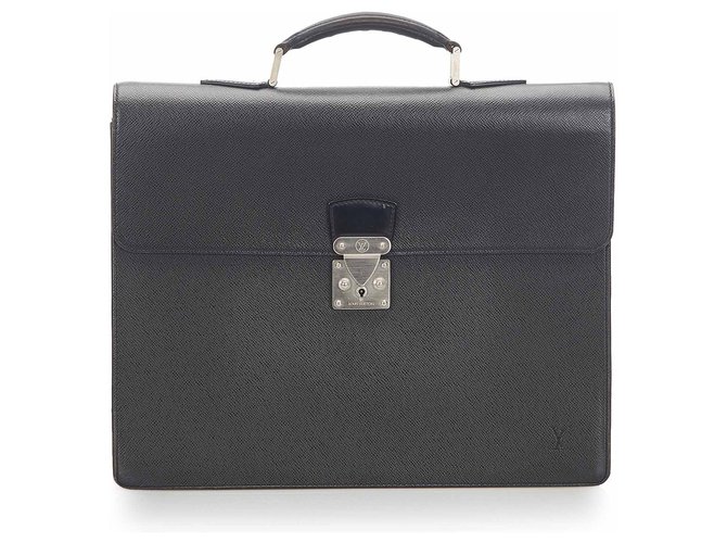 Louis Vuitton Black Taiga Robusto 1 Briefcase Leather ref.292331 - Joli  Closet