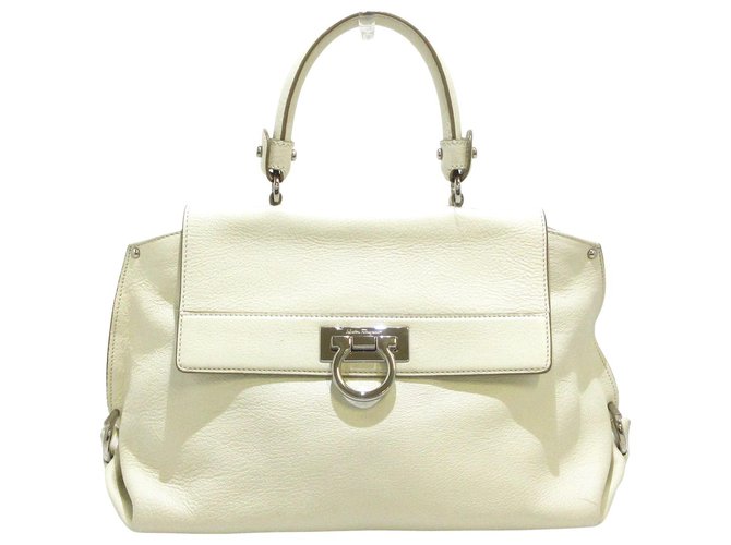 Salvatore Ferragamo Sofia Cream Leather  ref.292472