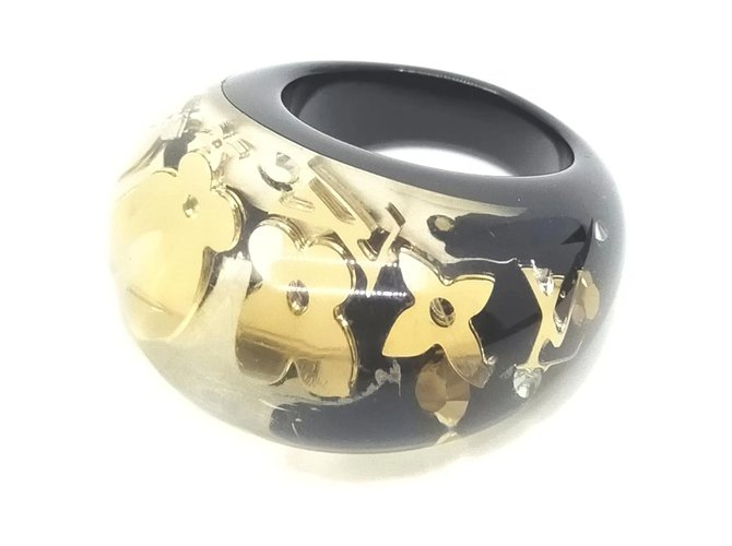 Louis Vuitton Black Inclusion Berg Ring White gold Plastic ref.293477 -  Joli Closet