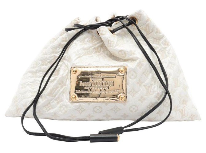 Louis Vuitton Cream White Vinyl Monogram Squishy Inventeur Hobo Bag  ref.293485 - Joli Closet