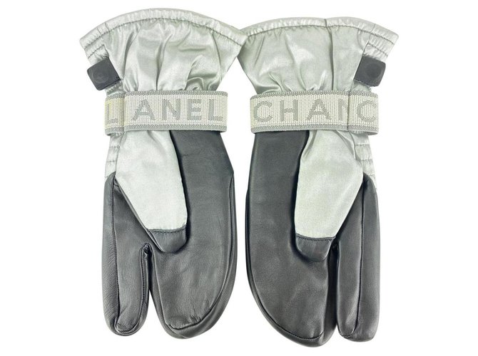 Chanel Grey CC Mitten Gloves Snow Ski Snowboard Leather  ref.293557