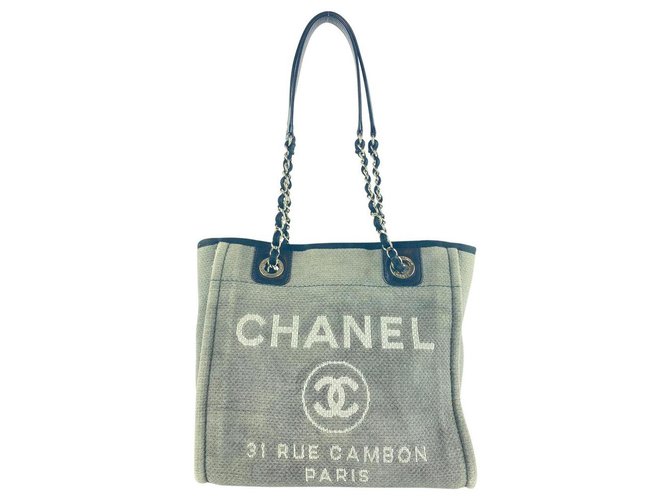 Chanel Handbags Grey Leather  ref.293607