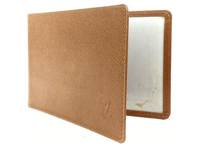 Louis Vuitton ID de estuche de billetera con soporte de tarjeta Taiga de cuero marrón 7l918  ref.293732